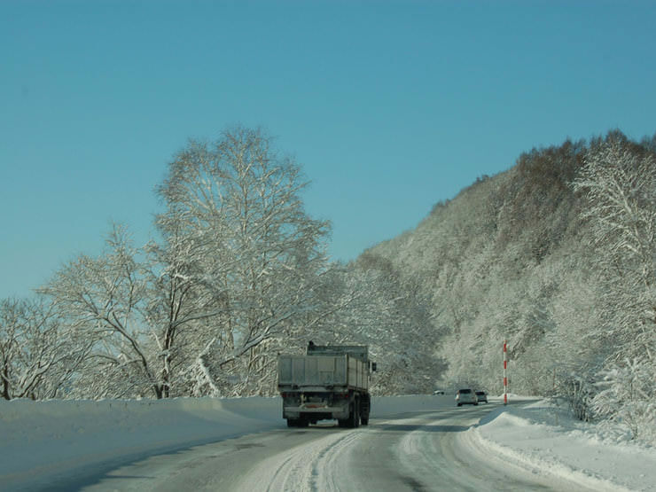 雪道・冬道運転のコツまとめ