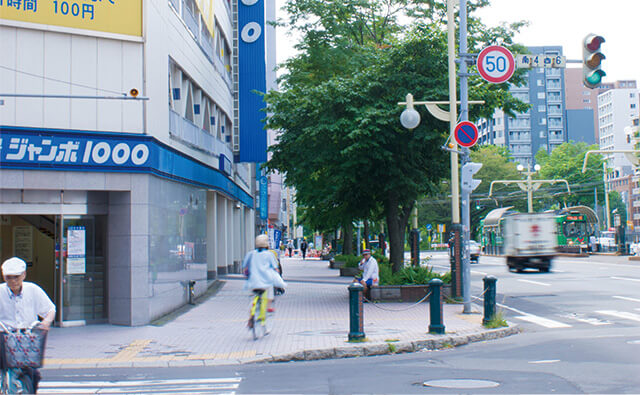 道順2：駐車場ジャンボ1000の看板